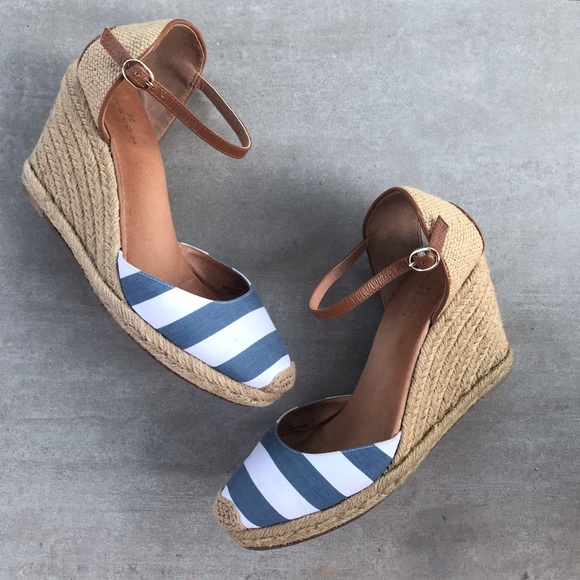 Caslon Shoes - Caslon Blaire Nautical Striped Espadrille Wedge